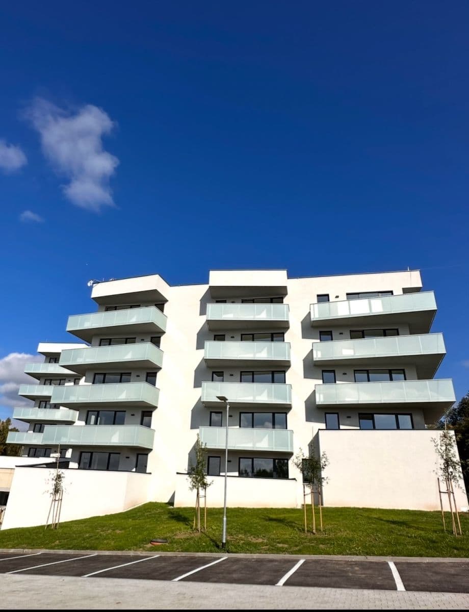 Prenájom bytu 2-izbový 60 m², Sedlecká, Karlovy Vary, Karlovarský kraj Prenájom bytu 2-izbový 60 m², Sedlecká, Karlovy Vary, Karlovarský kraj