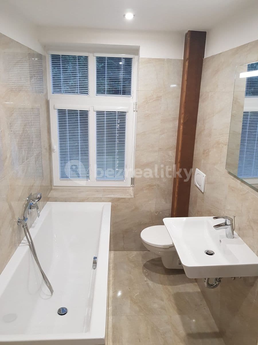 Prenájom bytu 3-izbový 49 m², Saskova, Jablonec nad Nisou, Liberecký kraj Prenájom bytu 3-izbový 49 m², Saskova, Jablonec nad Nisou, Liberecký kraj