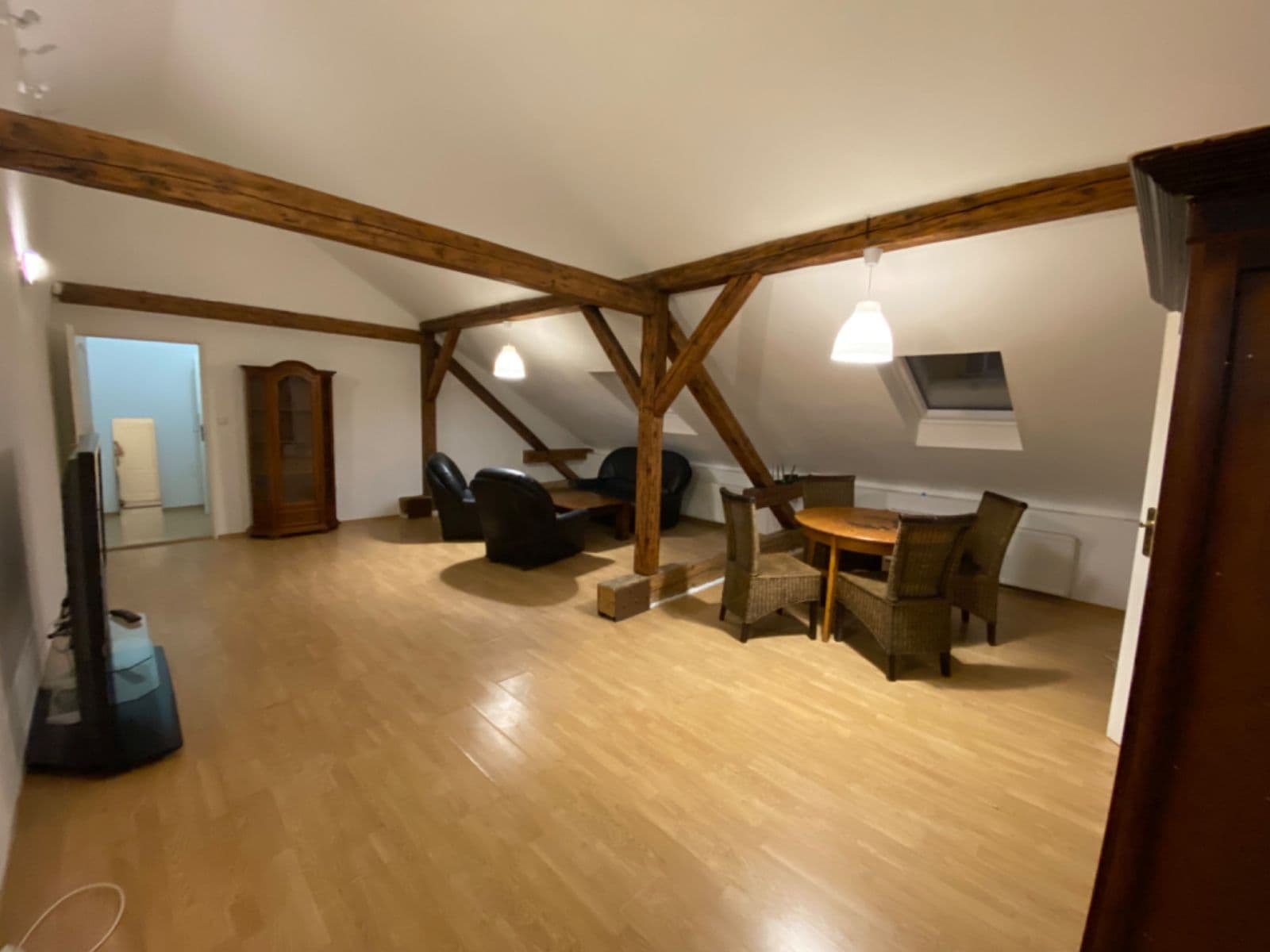 Prenájom bytu 4-izbový 130 m², Křídlovická, Brno, Jihomoravský kraj Prenájom bytu 4-izbový 130 m², Křídlovická, Brno, Jihomoravský kraj