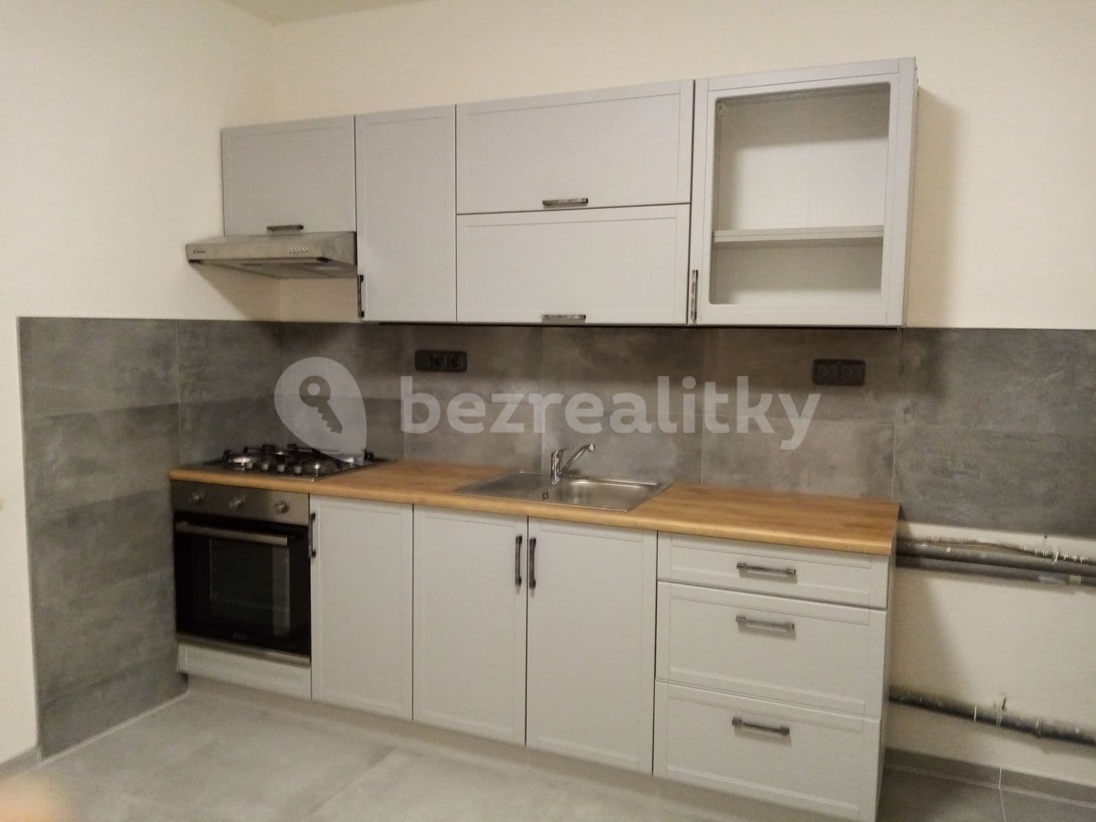 Prenájom bytu 1-izbový 39 m², Jičínská, Ostrava, Moravskoslezský kraj Prenájom bytu 1-izbový 39 m², Jičínská, Ostrava, Moravskoslezský kraj