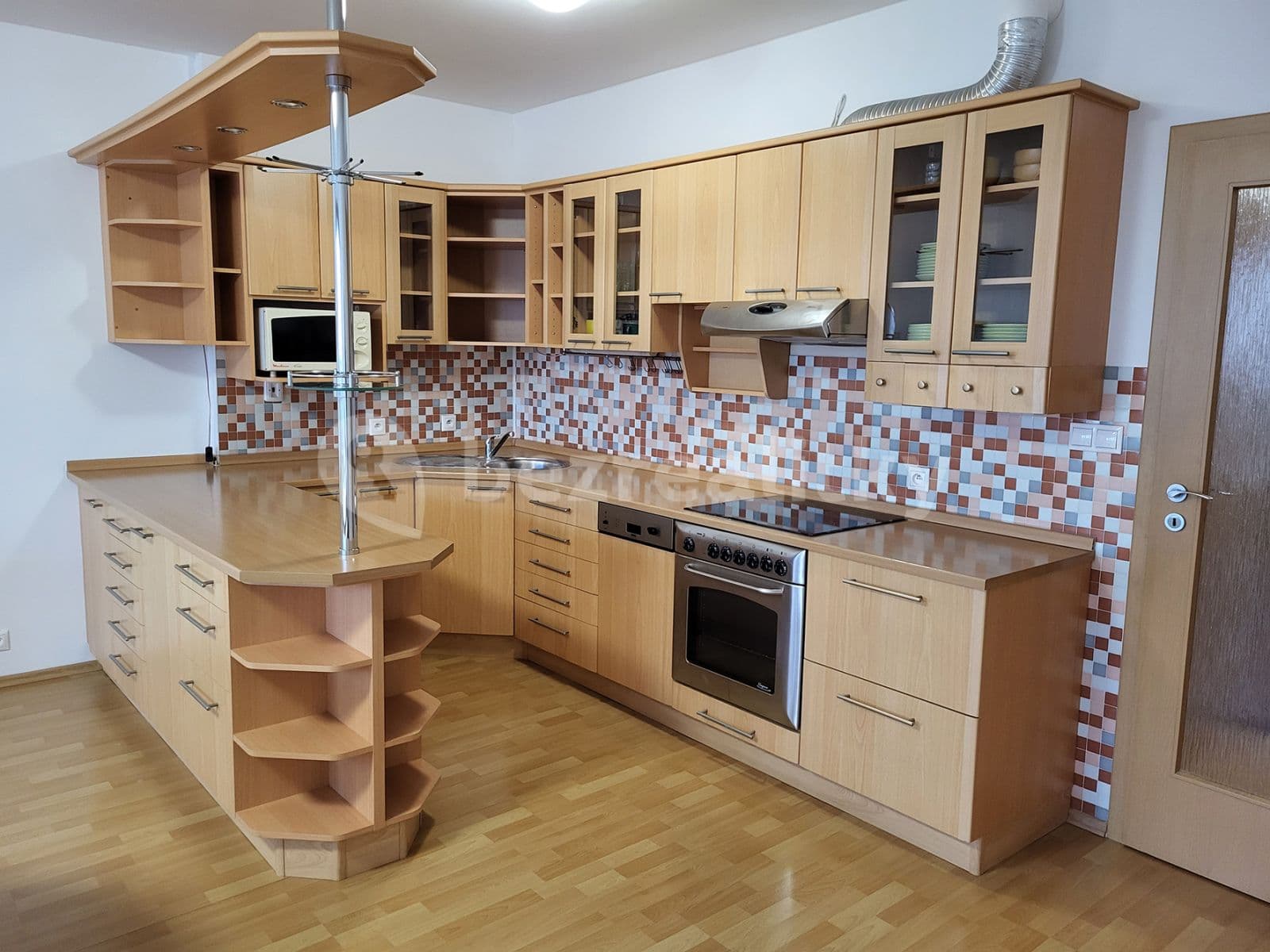 Prenájom bytu 1-izbový 58 m², Melodická, Praha, Praha Prenájom bytu 1-izbový 58 m², Melodická, Praha, Praha