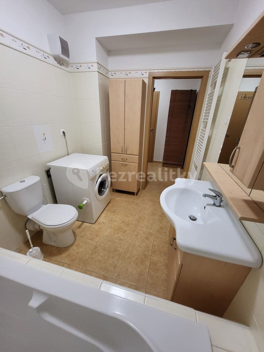 Prenájom bytu 1-izbový 58 m², Melodická, Praha, Praha Prenájom bytu 1-izbový 58 m², Melodická, Praha, Praha