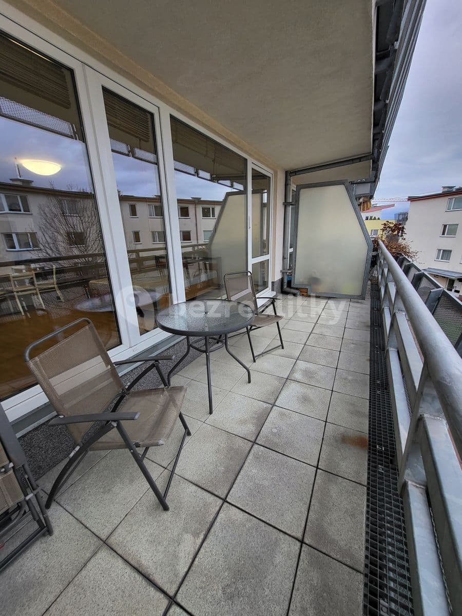 Prenájom bytu 1-izbový 58 m², Melodická, Praha, Praha Prenájom bytu 1-izbový 58 m², Melodická, Praha, Praha