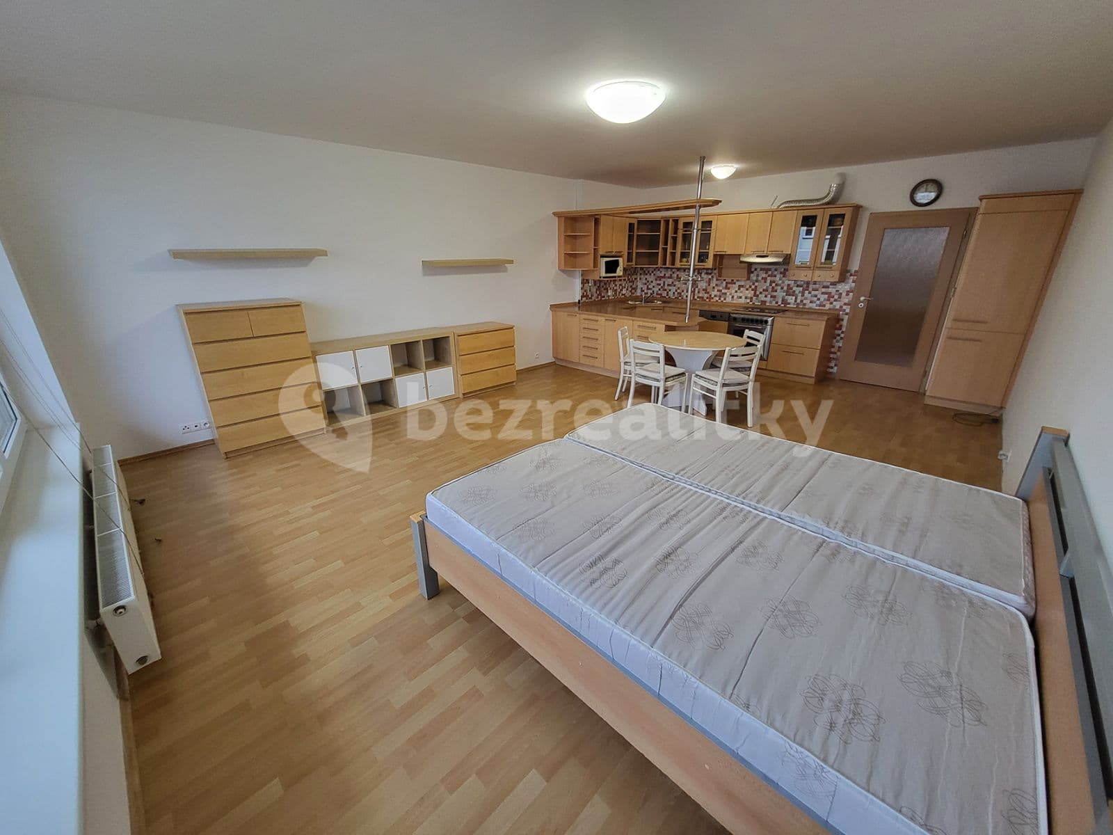 Prenájom bytu 1-izbový 58 m², Melodická, Praha, Praha Prenájom bytu 1-izbový 58 m², Melodická, Praha, Praha