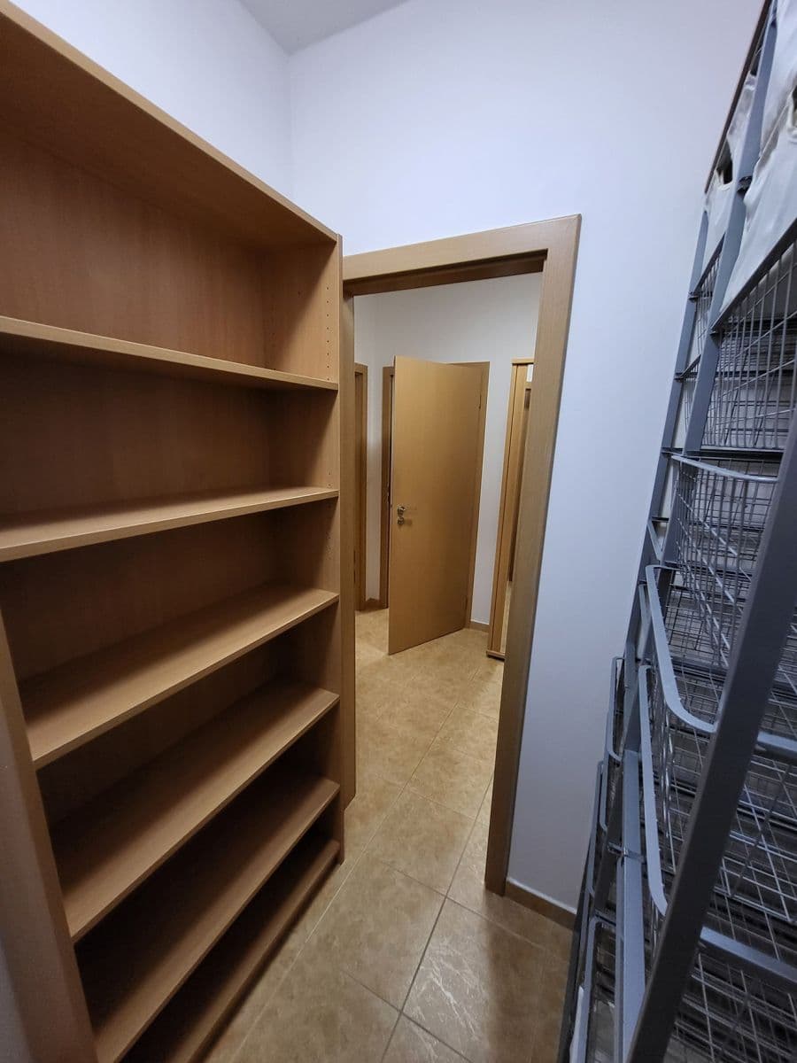 Prenájom bytu 1-izbový 58 m², Melodická, Praha, Praha Prenájom bytu 1-izbový 58 m², Melodická, Praha, Praha