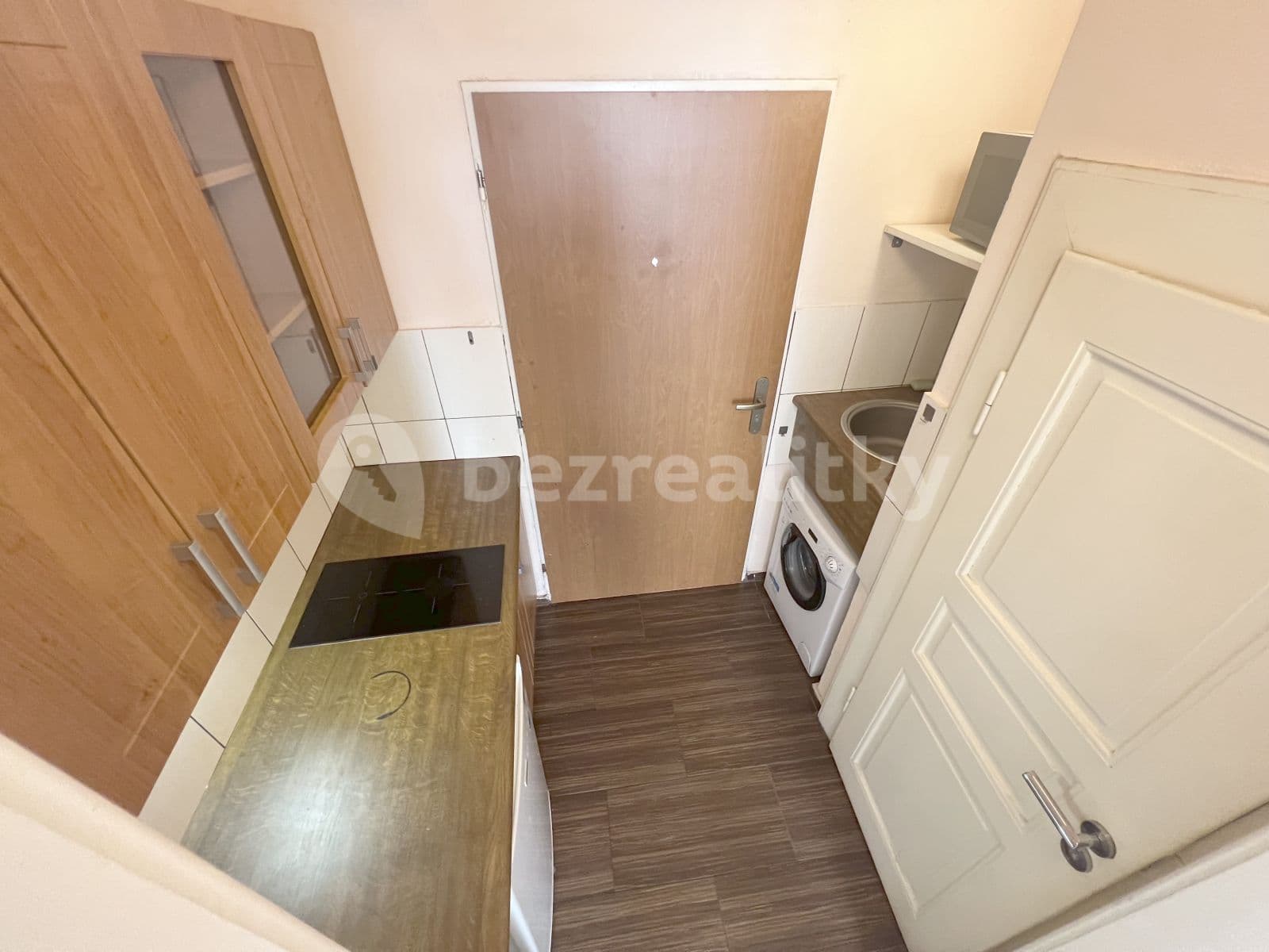 Prenájom bytu 1-izbový 24 m², Magistrů, Praha, Praha Prenájom bytu 1-izbový 24 m², Magistrů, Praha, Praha