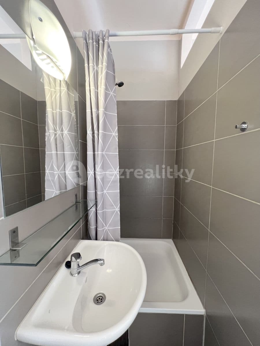 Prenájom bytu 1-izbový 24 m², Magistrů, Praha, Praha Prenájom bytu 1-izbový 24 m², Magistrů, Praha, Praha