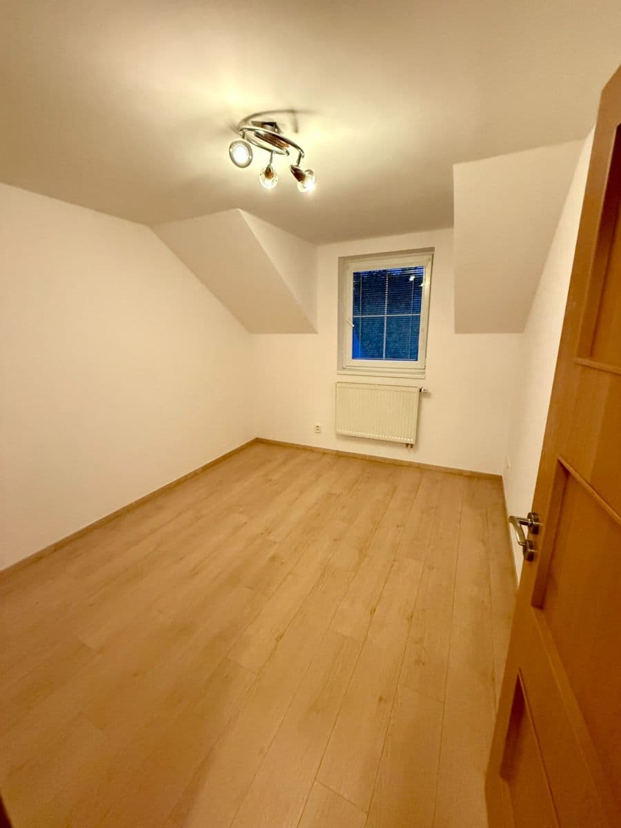 Prenájom domu 160 m², pozemek 450 m², Šalvějová, Jesenice, Středočeský kraj Prenájom domu 160 m², pozemek 450 m², Šalvějová, Jesenice, Středočeský kraj