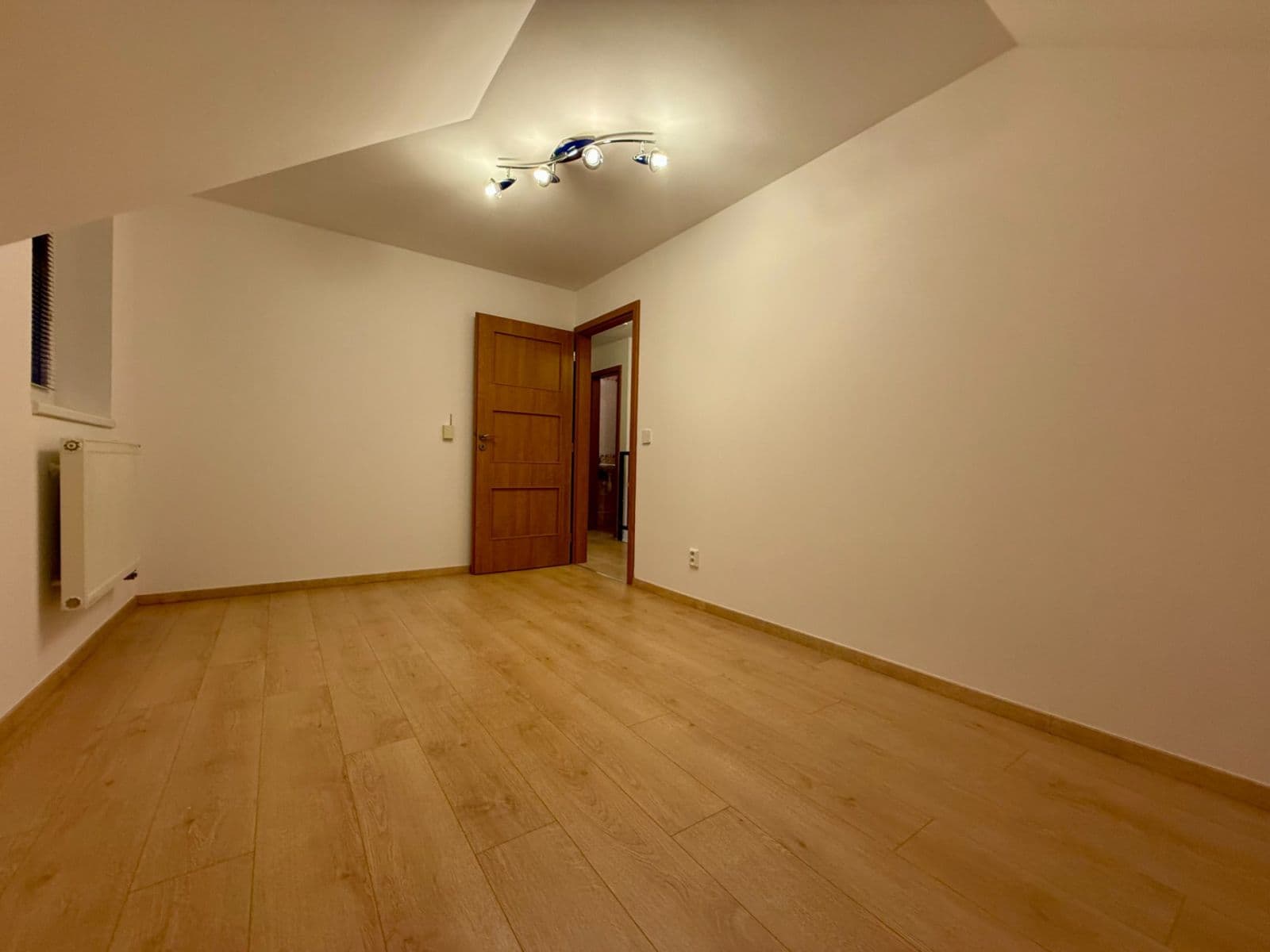 Prenájom domu 160 m², pozemek 450 m², Šalvějová, Jesenice, Středočeský kraj Prenájom domu 160 m², pozemek 450 m², Šalvějová, Jesenice, Středočeský kraj