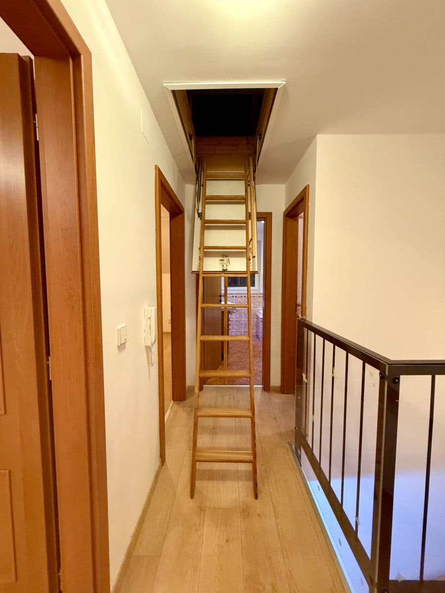 Prenájom domu 160 m², pozemek 450 m², Šalvějová, Jesenice, Středočeský kraj Prenájom domu 160 m², pozemek 450 m², Šalvějová, Jesenice, Středočeský kraj