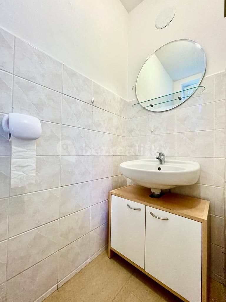 Prenájom bytu 1-izbový 45 m², Svatoplukova, Liberec, Liberecký kraj Prenájom bytu 1-izbový 45 m², Svatoplukova, Liberec, Liberecký kraj