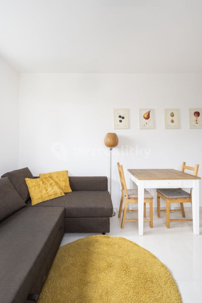 Prenájom bytu 2-izbový 30 m², Družstevní ochoz, Praha, Praha Prenájom bytu 2-izbový 30 m², Družstevní ochoz, Praha, Praha