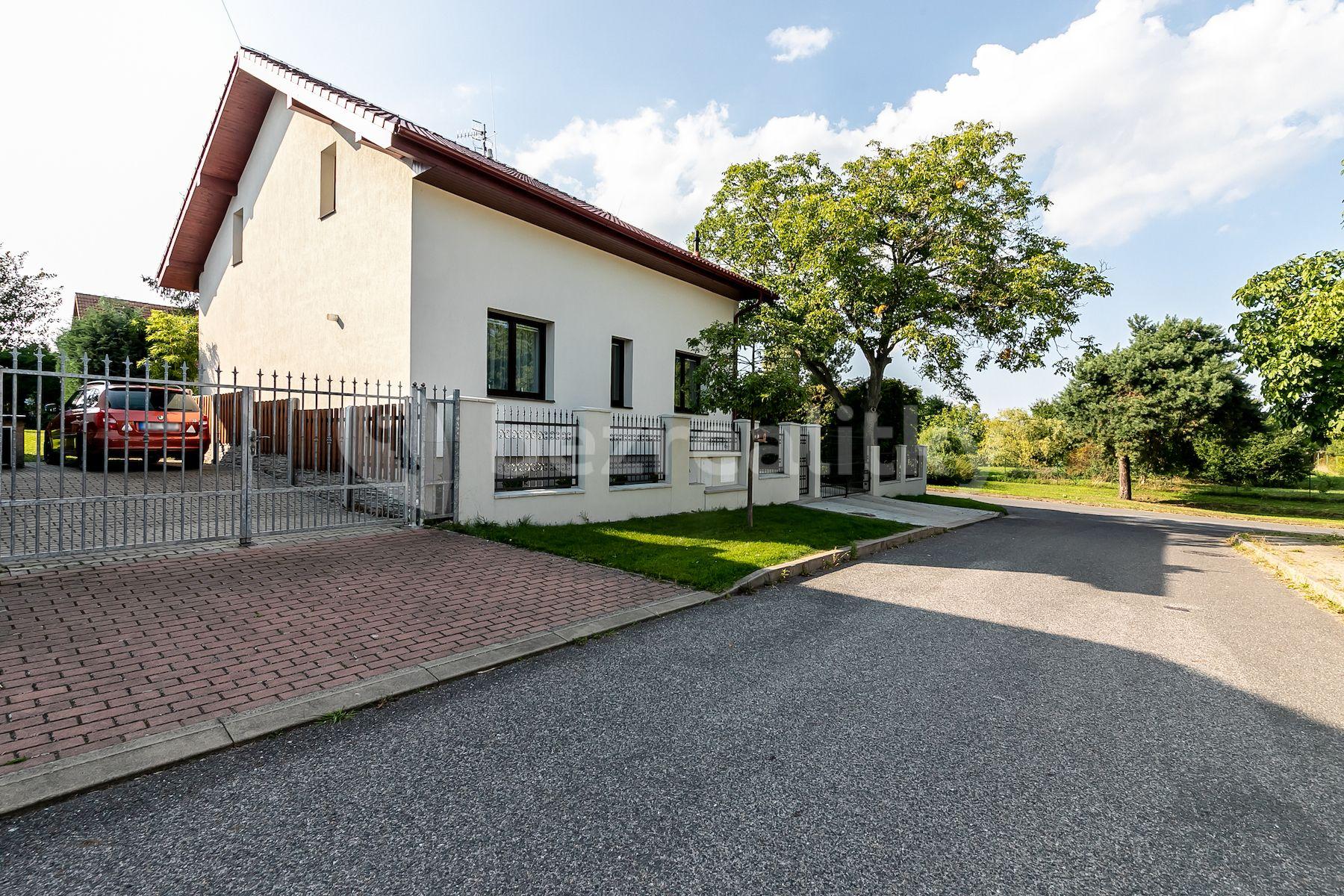 Predaj domu 145 m², pozemek 529 m², Na Balkáně, Šestajovice, Středočeský kraj