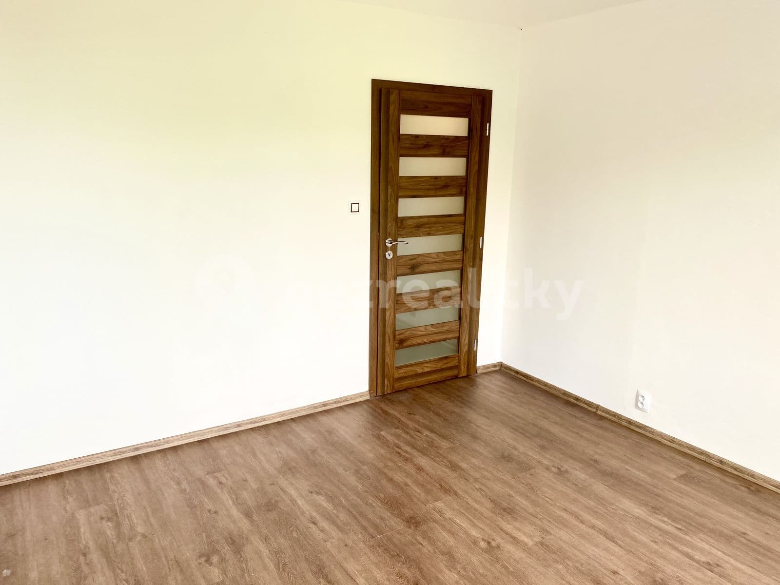 Prenájom bytu 2-izbový 48 m², Charkovská, Karlovy Vary, Karlovarský kraj Prenájom bytu 2-izbový 48 m², Charkovská, Karlovy Vary, Karlovarský kraj