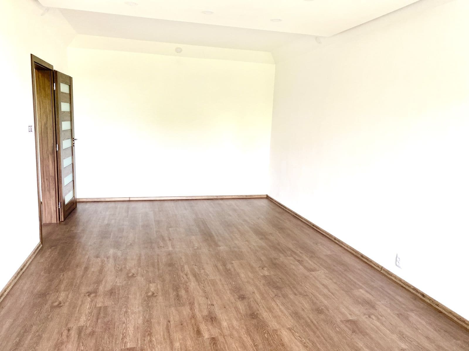 Prenájom bytu 2-izbový 48 m², Charkovská, Karlovy Vary, Karlovarský kraj Prenájom bytu 2-izbový 48 m², Charkovská, Karlovy Vary, Karlovarský kraj