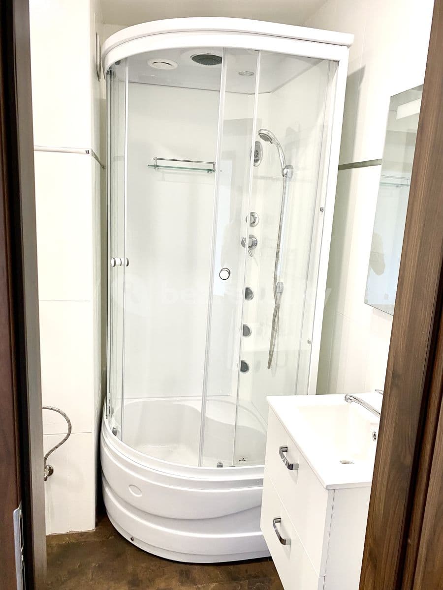 Prenájom bytu 2-izbový 48 m², Charkovská, Karlovy Vary, Karlovarský kraj Prenájom bytu 2-izbový 48 m², Charkovská, Karlovy Vary, Karlovarský kraj