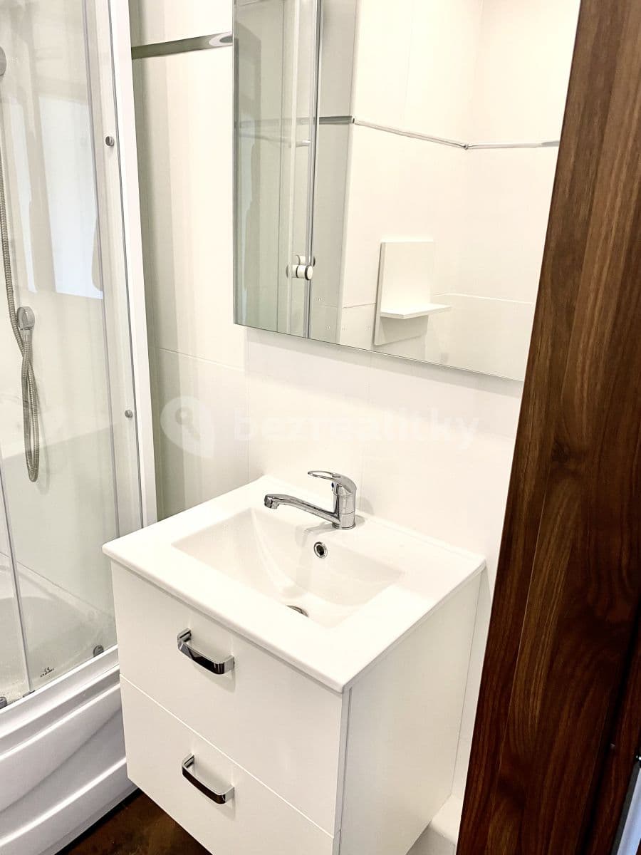 Prenájom bytu 2-izbový 48 m², Charkovská, Karlovy Vary, Karlovarský kraj Prenájom bytu 2-izbový 48 m², Charkovská, Karlovy Vary, Karlovarský kraj