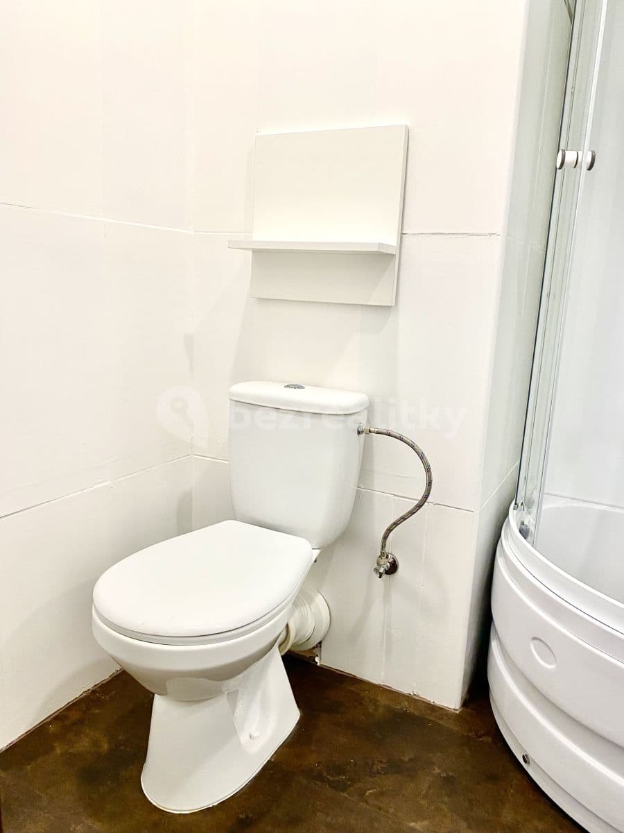 Prenájom bytu 2-izbový 48 m², Charkovská, Karlovy Vary, Karlovarský kraj Prenájom bytu 2-izbový 48 m², Charkovská, Karlovy Vary, Karlovarský kraj