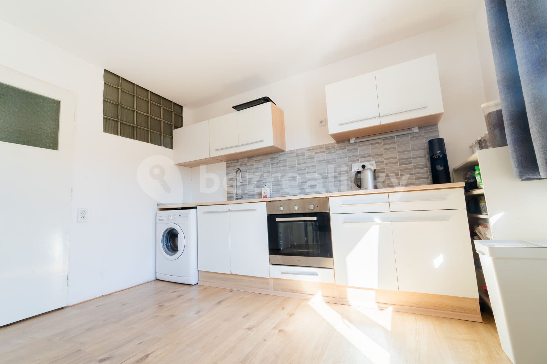 Prenájom bytu 2-izbový 57 m², Podhorská, Jablonec nad Nisou, Liberecký kraj Prenájom bytu 2-izbový 57 m², Podhorská, Jablonec nad Nisou, Liberecký kraj