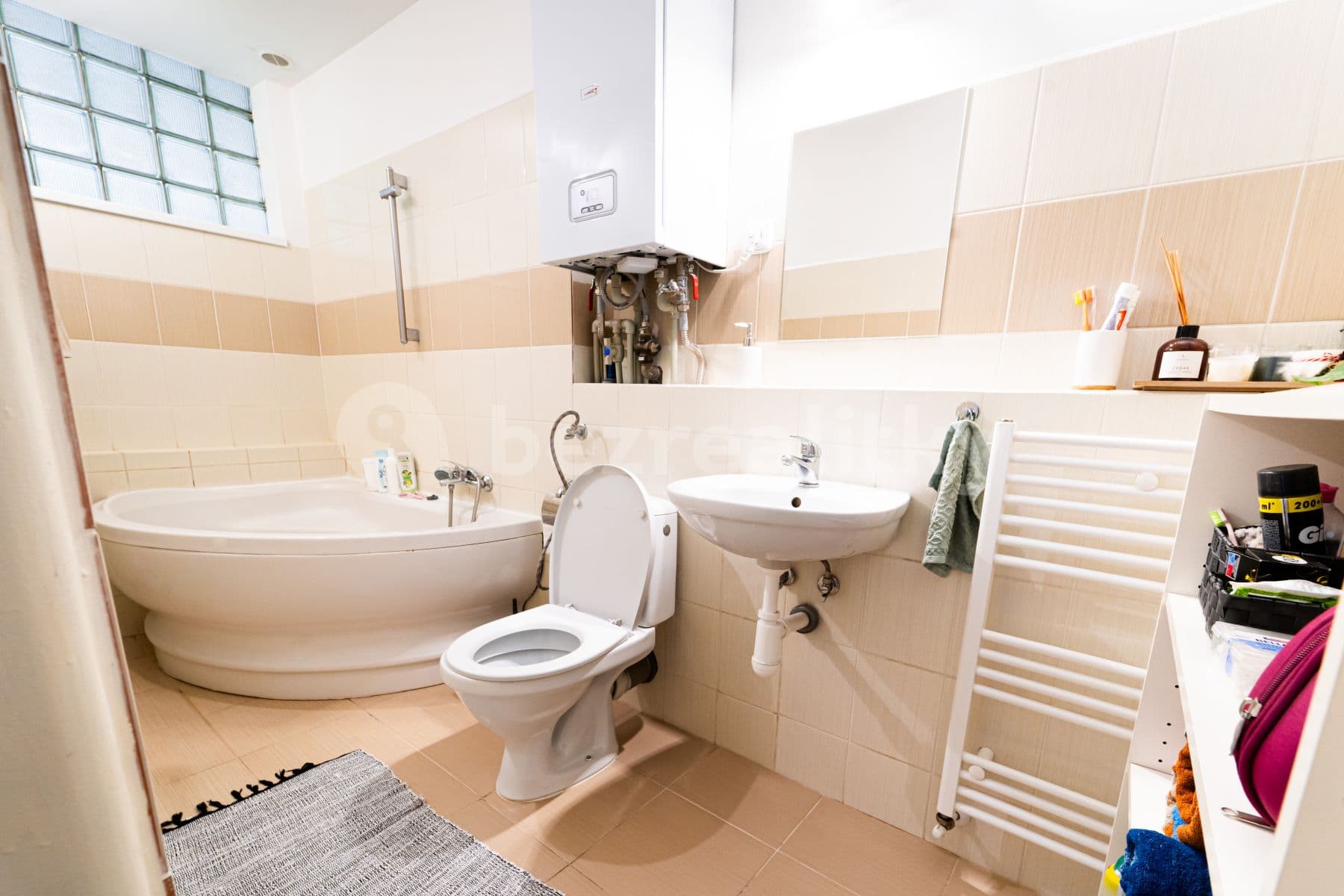 Prenájom bytu 2-izbový 57 m², Podhorská, Jablonec nad Nisou, Liberecký kraj Prenájom bytu 2-izbový 57 m², Podhorská, Jablonec nad Nisou, Liberecký kraj