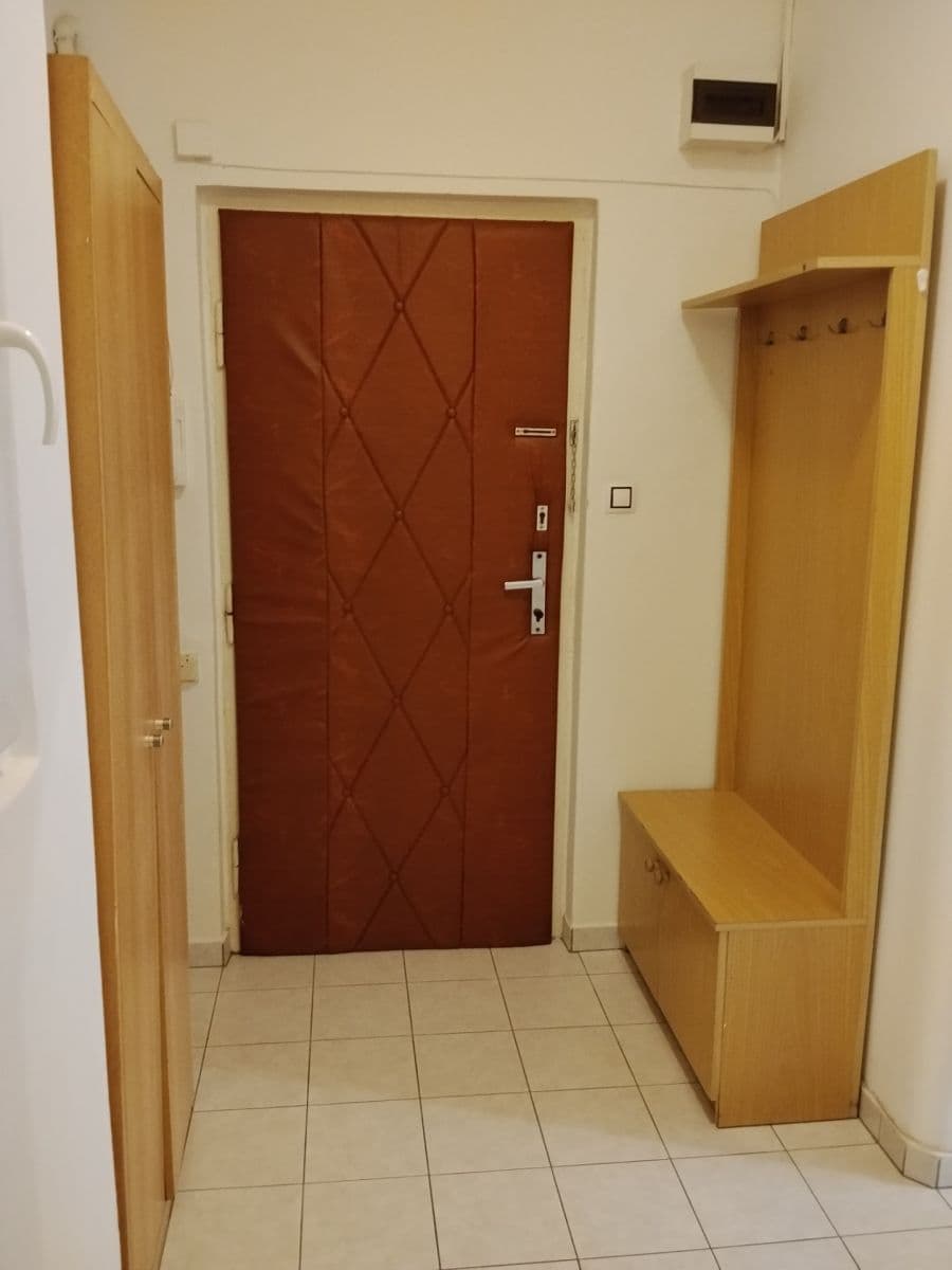Prenájom bytu 1-izbový 38 m², Školní, Praha, Praha Prenájom bytu 1-izbový 38 m², Školní, Praha, Praha