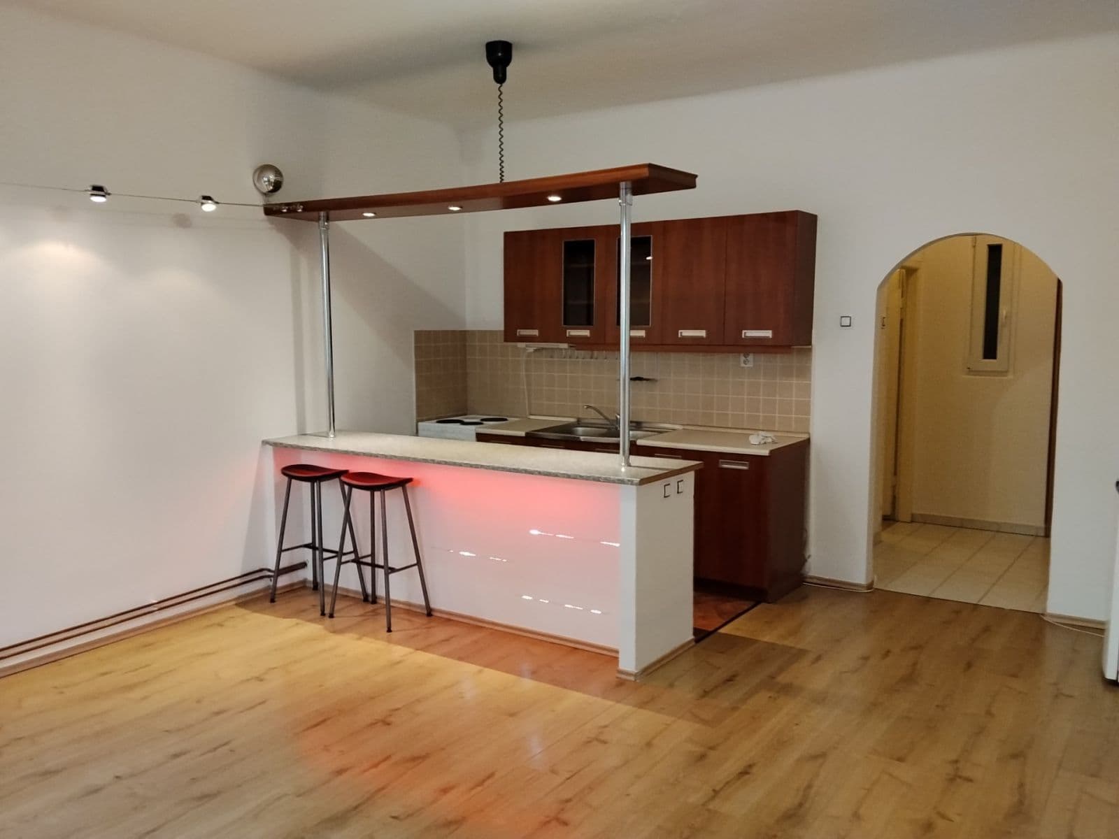 Prenájom bytu 1-izbový 38 m², Školní, Praha, Praha Prenájom bytu 1-izbový 38 m², Školní, Praha, Praha