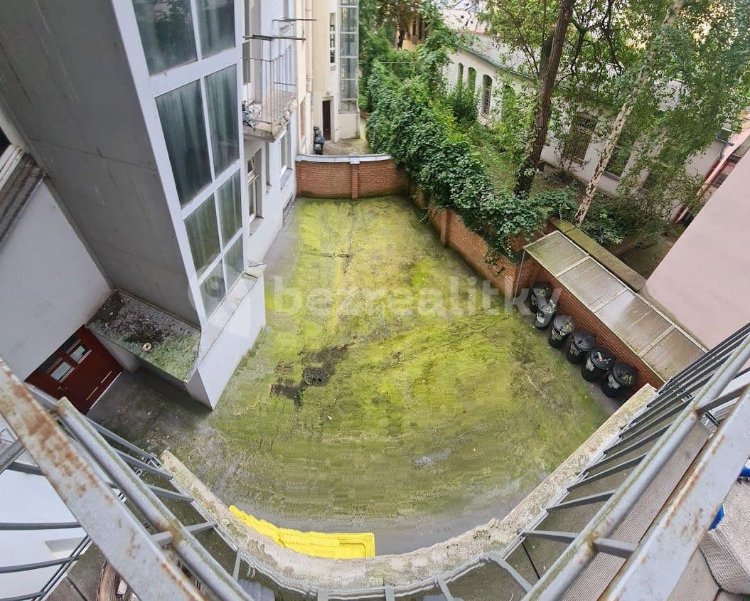 Prenájom bytu 3-izbový 66 m², Haškova, Praha, Praha Prenájom bytu 3-izbový 66 m², Haškova, Praha, Praha