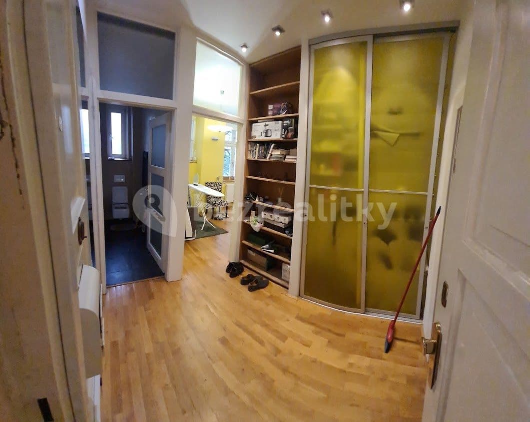 Prenájom bytu 3-izbový 66 m², Haškova, Praha, Praha Prenájom bytu 3-izbový 66 m², Haškova, Praha, Praha