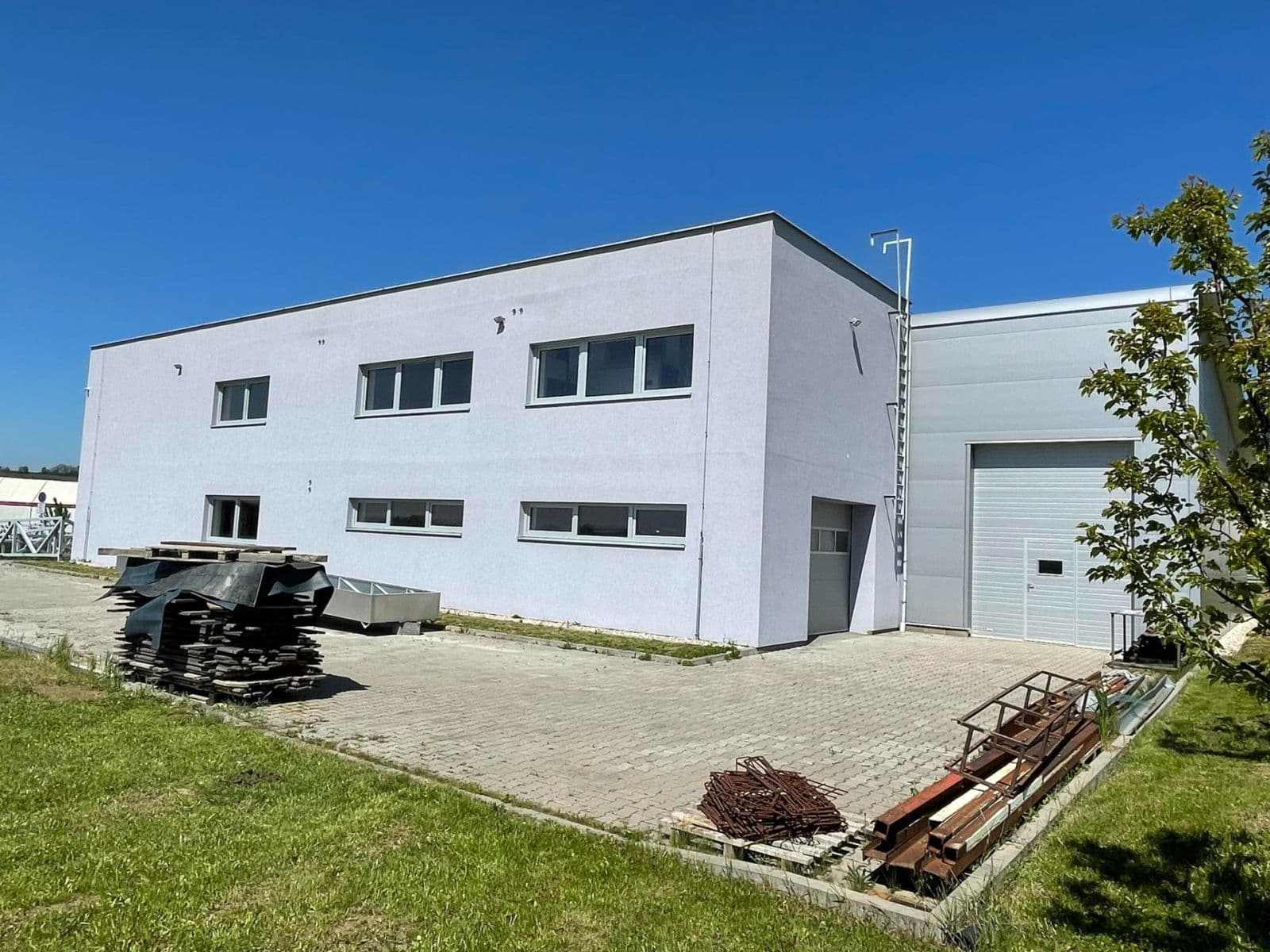 Predaj nebytového priestoru 4.576 m², Ořechov, Zlínský kraj Predaj nebytového priestoru 4.576 m², Ořechov, Zlínský kraj