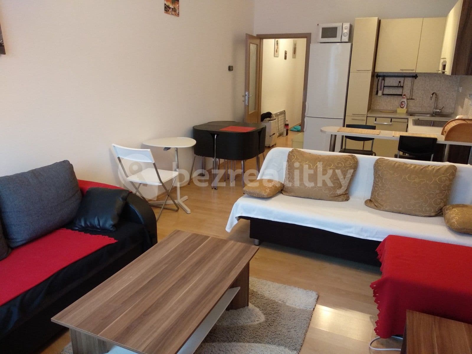 Prenájom bytu 1-izbový 35 m², U Dráhy, Ostopovice, Jihomoravský kraj Prenájom bytu 1-izbový 35 m², U Dráhy, Ostopovice, Jihomoravský kraj