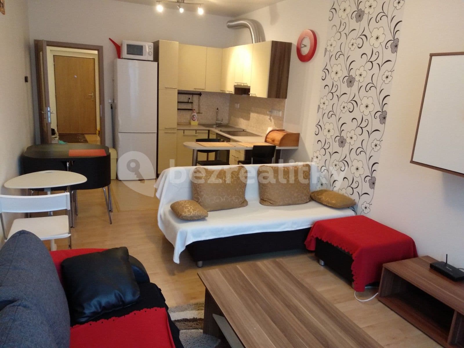 Prenájom bytu 1-izbový 35 m², U Dráhy, Ostopovice, Jihomoravský kraj Prenájom bytu 1-izbový 35 m², U Dráhy, Ostopovice, Jihomoravský kraj