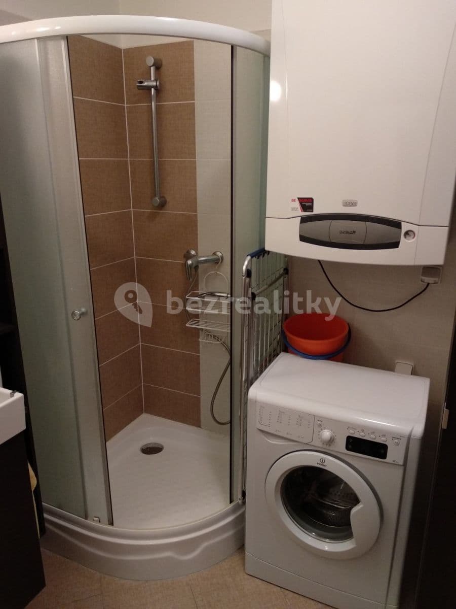 Prenájom bytu 1-izbový 35 m², U Dráhy, Ostopovice, Jihomoravský kraj Prenájom bytu 1-izbový 35 m², U Dráhy, Ostopovice, Jihomoravský kraj