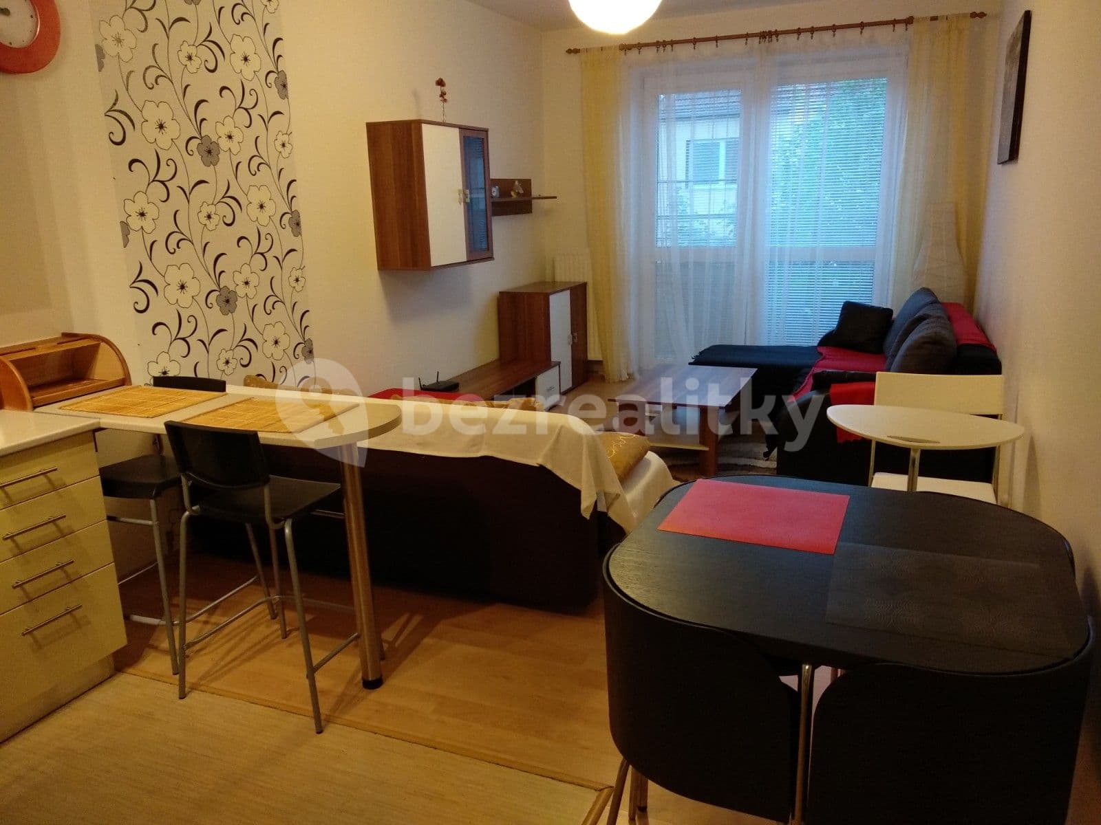 Prenájom bytu 1-izbový 35 m², U Dráhy, Ostopovice, Jihomoravský kraj Prenájom bytu 1-izbový 35 m², U Dráhy, Ostopovice, Jihomoravský kraj