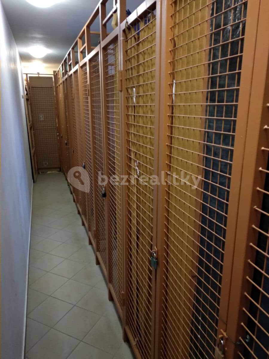 Prenájom bytu 1-izbový 35 m², U Dráhy, Ostopovice, Jihomoravský kraj Prenájom bytu 1-izbový 35 m², U Dráhy, Ostopovice, Jihomoravský kraj