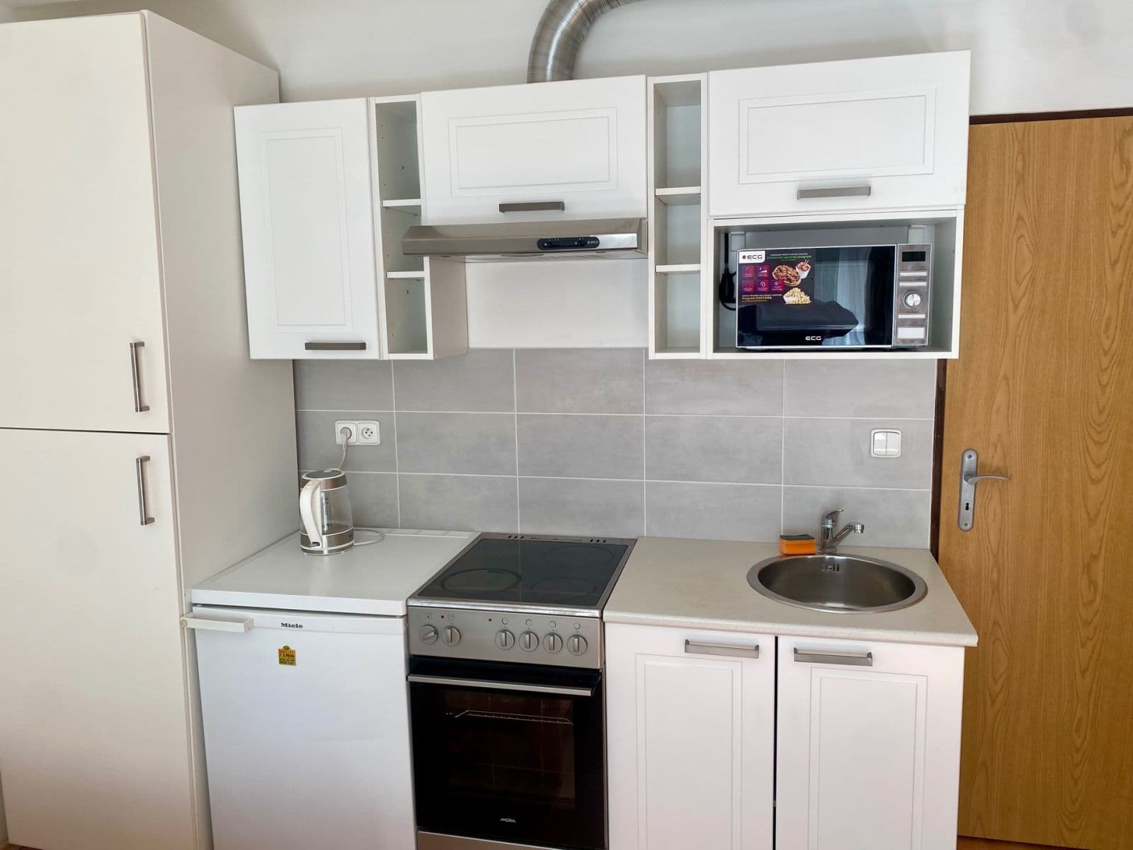 Prenájom bytu 1-izbový 20 m², Buštěhradská, Praha, Praha Prenájom bytu 1-izbový 20 m², Buštěhradská, Praha, Praha