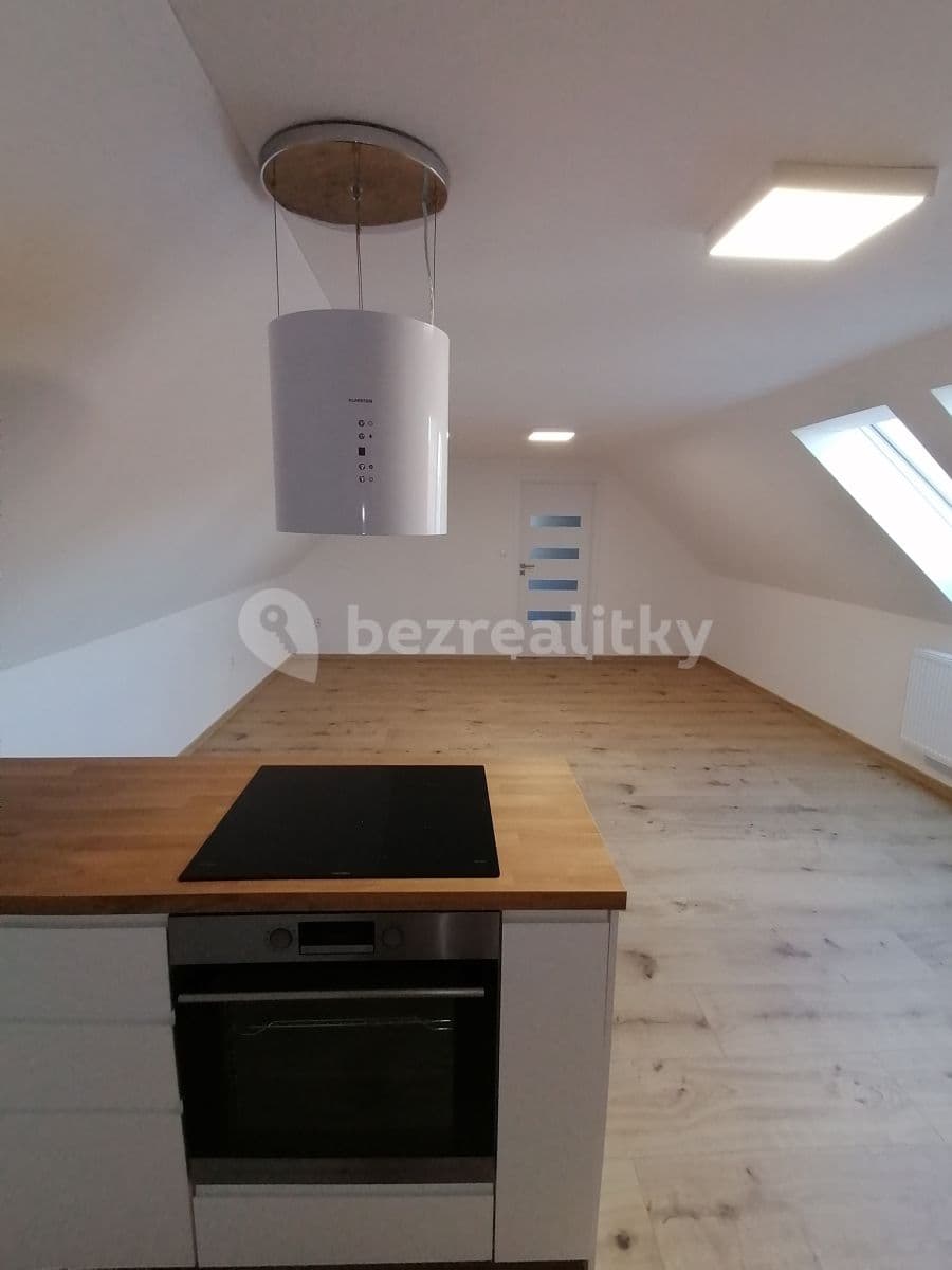 Prenájom bytu 2-izbový 77 m², Dobrovická, Brodce, Středočeský kraj Prenájom bytu 2-izbový 77 m², Dobrovická, Brodce, Středočeský kraj