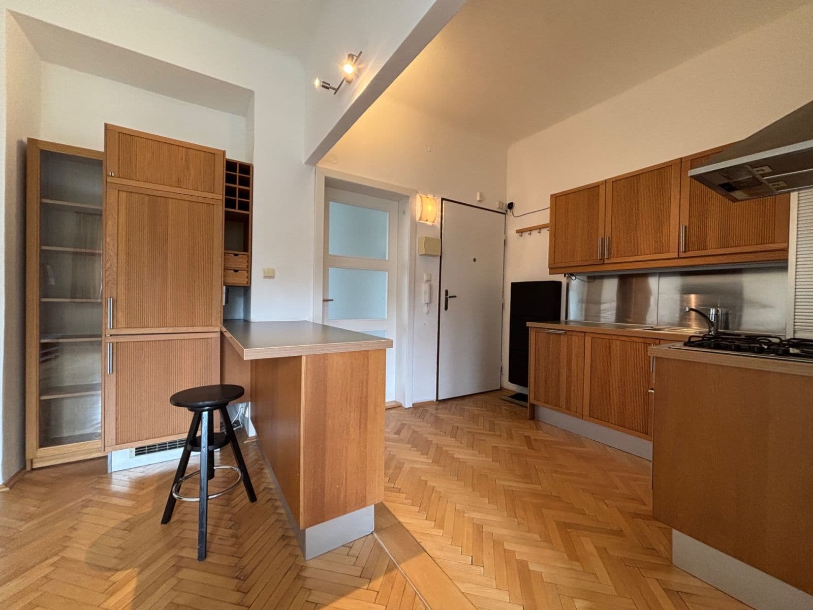 Prenájom bytu 2-izbový 58 m², Šlikova, Praha, Praha Prenájom bytu 2-izbový 58 m², Šlikova, Praha, Praha