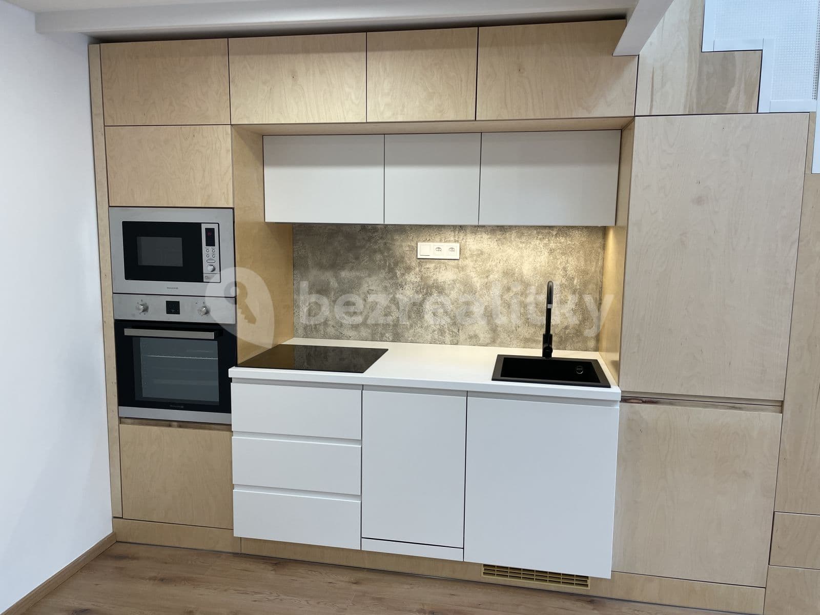 Prenájom bytu 2-izbový 56 m², Legionářů, Praha, Praha Prenájom bytu 2-izbový 56 m², Legionářů, Praha, Praha