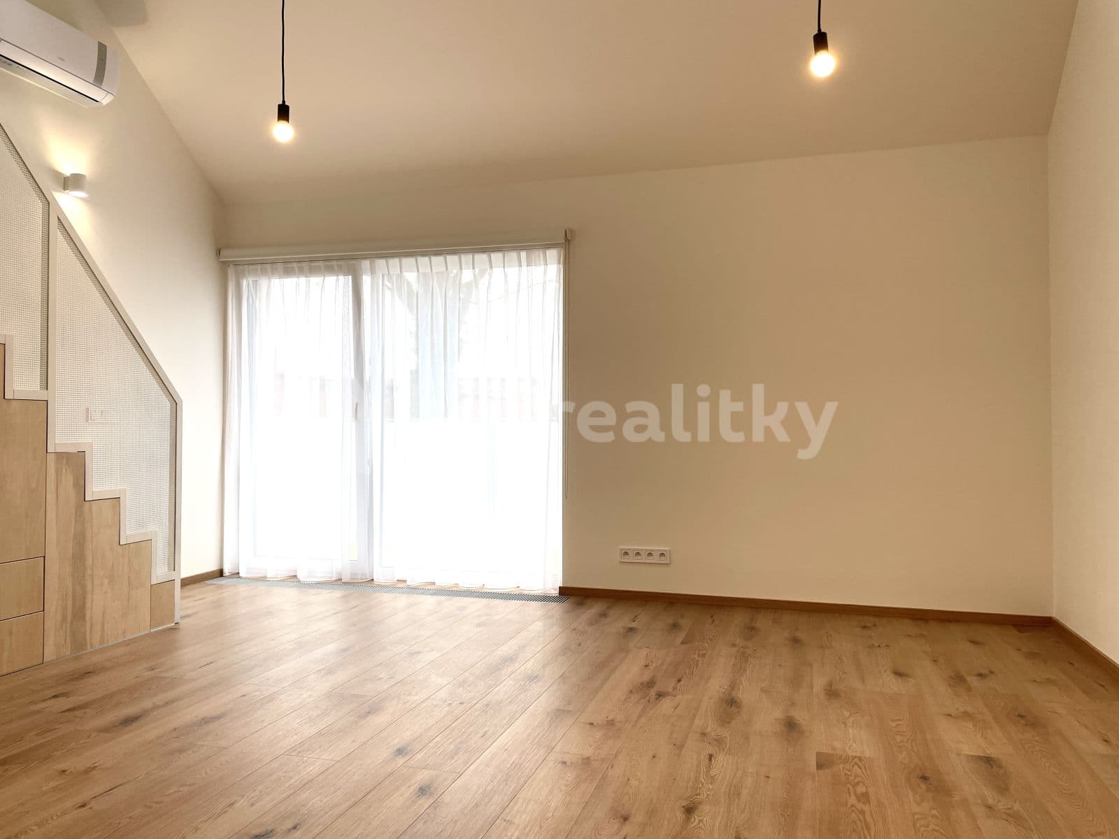 Prenájom bytu 2-izbový 56 m², Legionářů, Praha, Praha Prenájom bytu 2-izbový 56 m², Legionářů, Praha, Praha
