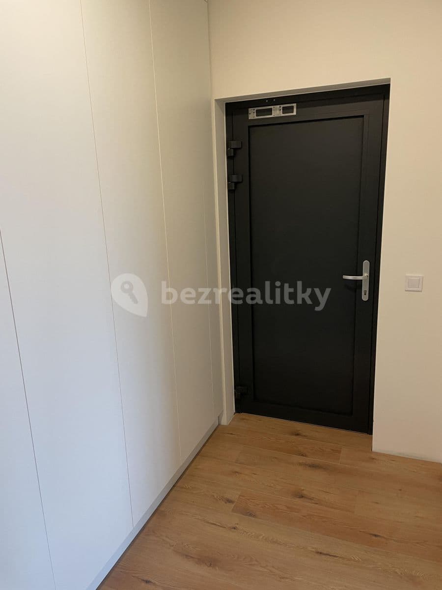 Prenájom bytu 2-izbový 56 m², Legionářů, Praha, Praha Prenájom bytu 2-izbový 56 m², Legionářů, Praha, Praha
