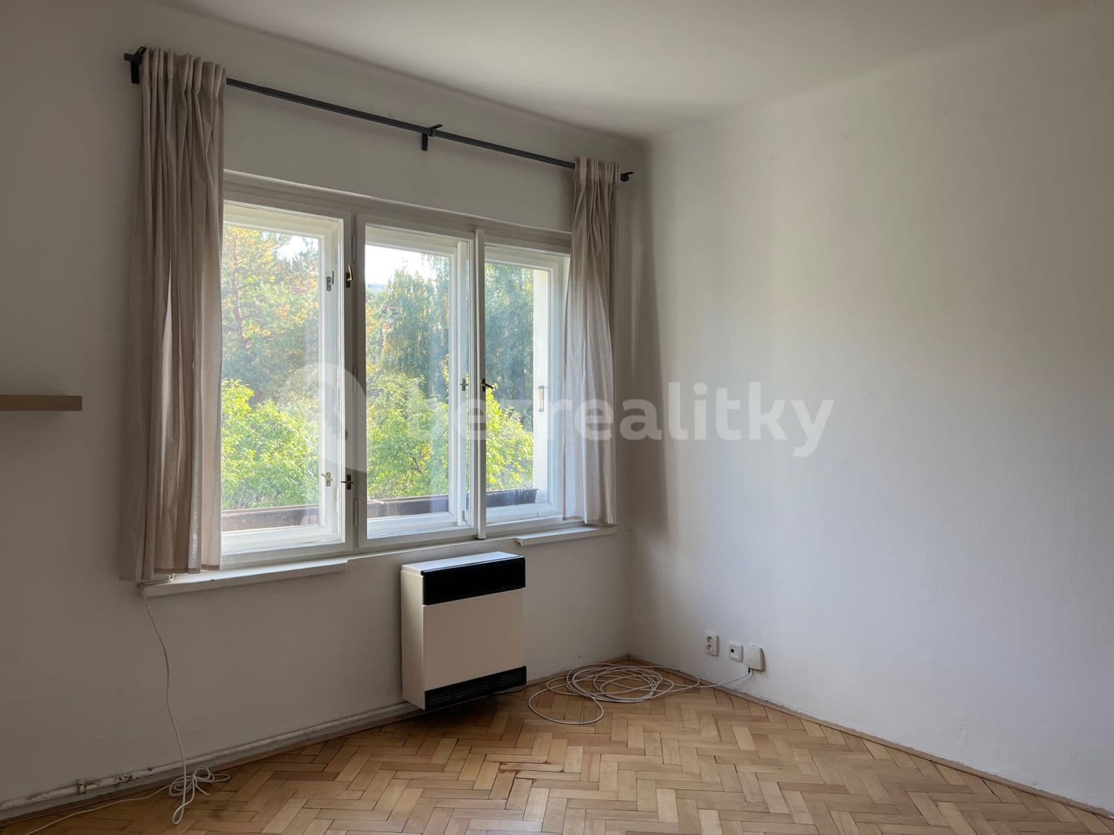 Prenájom bytu 1-izbový 40 m², Kladenská, Praha, Praha Prenájom bytu 1-izbový 40 m², Kladenská, Praha, Praha