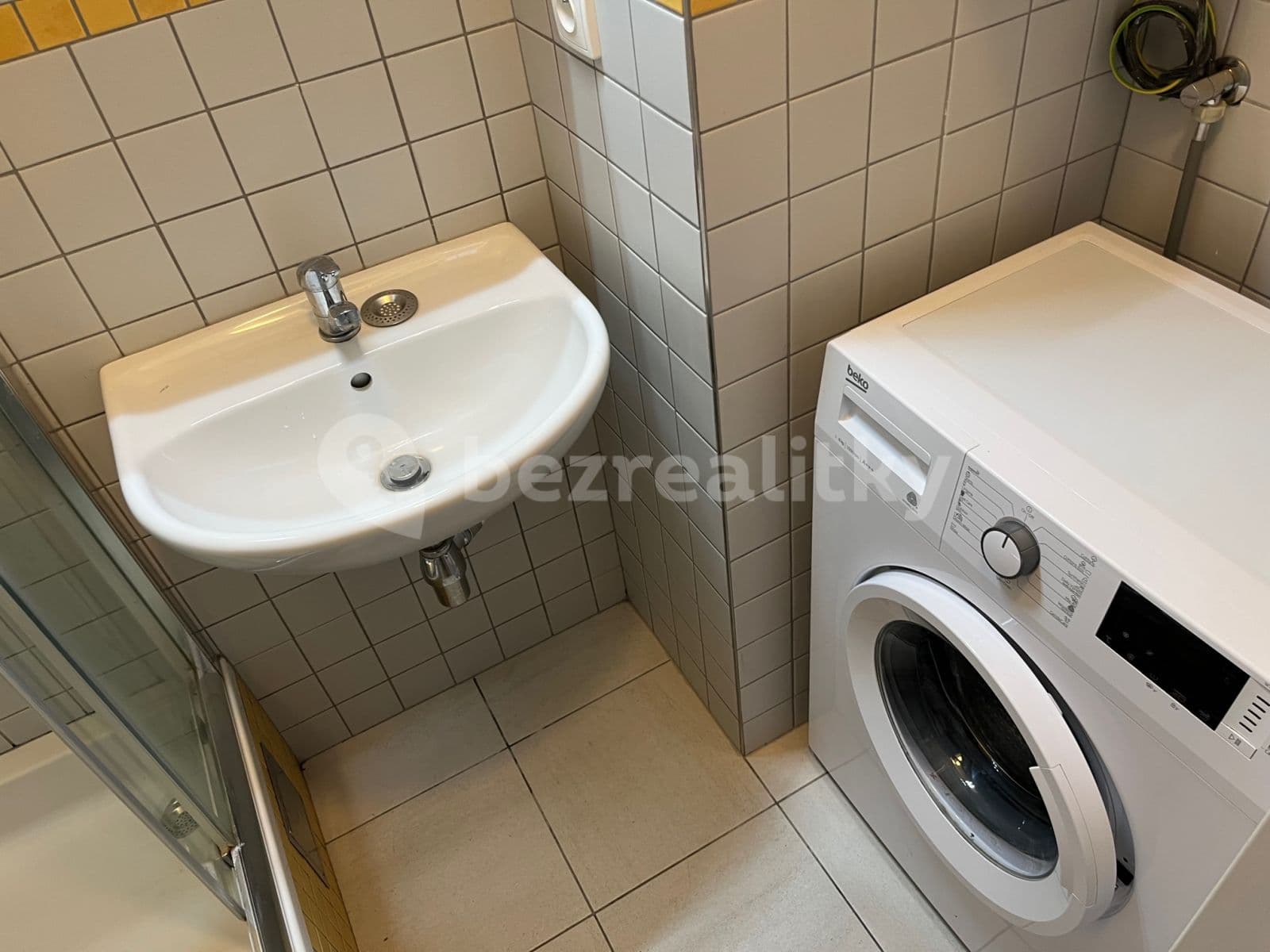 Prenájom bytu 1-izbový 40 m², Kladenská, Praha, Praha Prenájom bytu 1-izbový 40 m², Kladenská, Praha, Praha