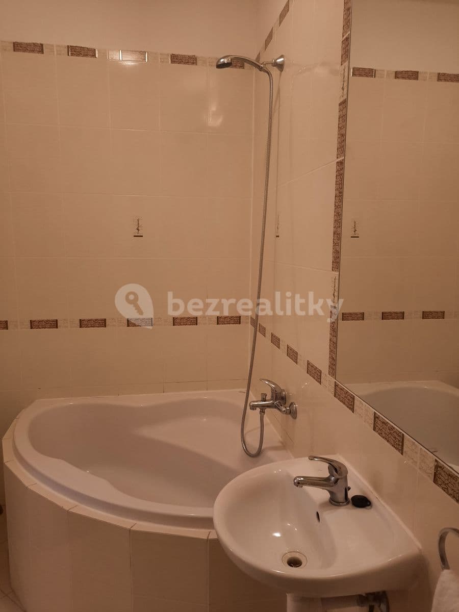 Prenájom bytu 1-izbový 33 m², Salmovská, Praha, Praha Prenájom bytu 1-izbový 33 m², Salmovská, Praha, Praha
