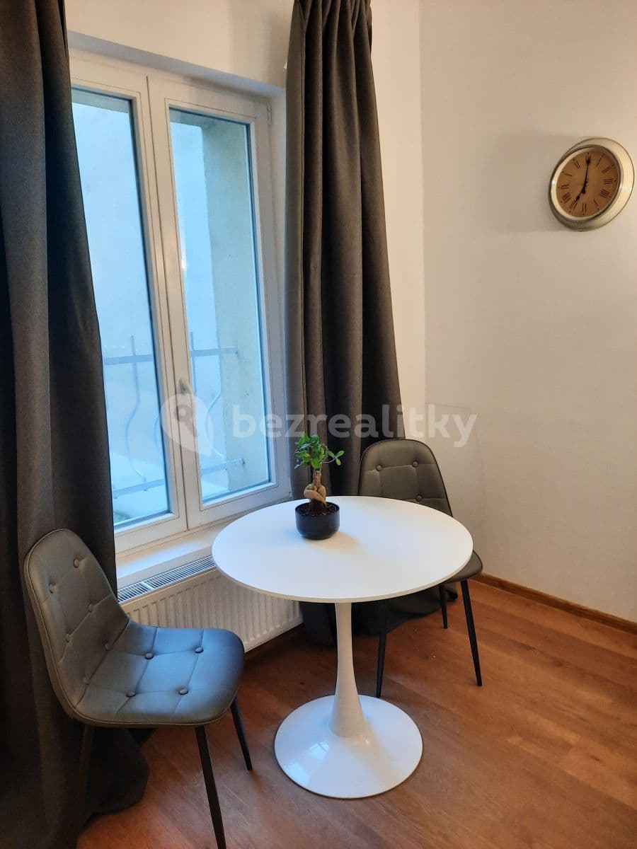 Prenájom bytu 1-izbový 33 m², Salmovská, Praha, Praha Prenájom bytu 1-izbový 33 m², Salmovská, Praha, Praha