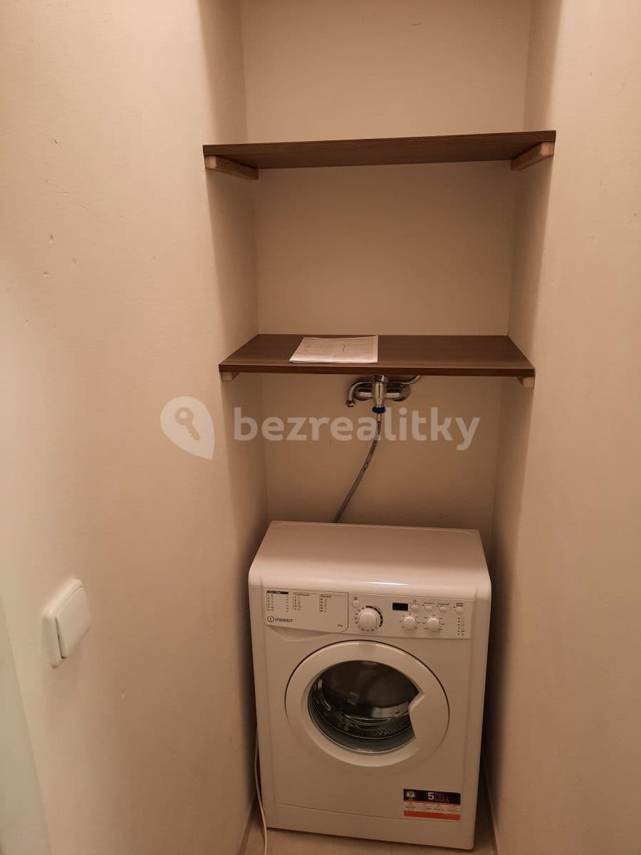 Prenájom bytu 1-izbový 33 m², Salmovská, Praha, Praha Prenájom bytu 1-izbový 33 m², Salmovská, Praha, Praha