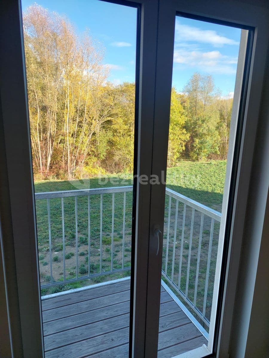 Prenájom bytu 2-izbový 35 m², Nádražní, Hrochův Týnec, Pardubický kraj Prenájom bytu 2-izbový 35 m², Nádražní, Hrochův Týnec, Pardubický kraj