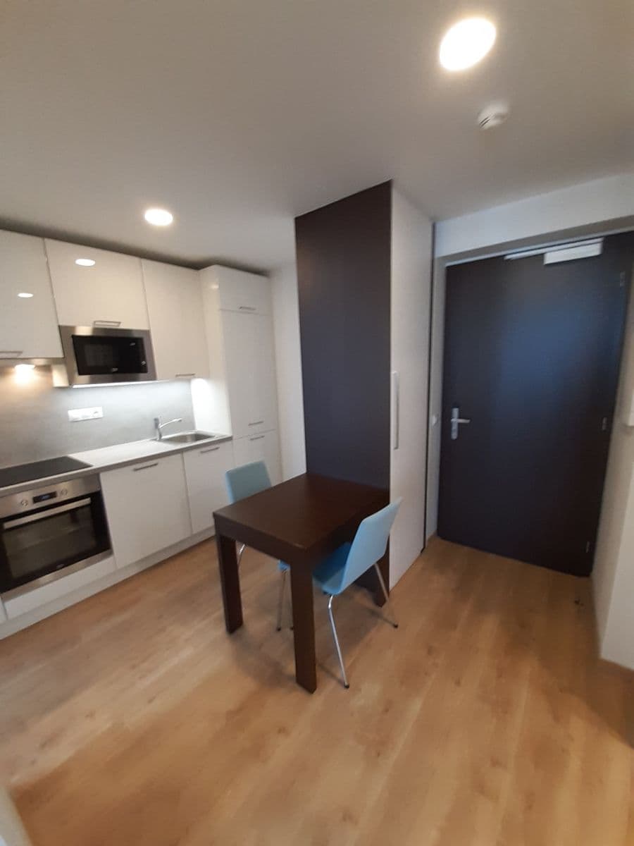 Prenájom bytu 2-izbový 41 m², Mukařovského, Praha, Praha Prenájom bytu 2-izbový 41 m², Mukařovského, Praha, Praha