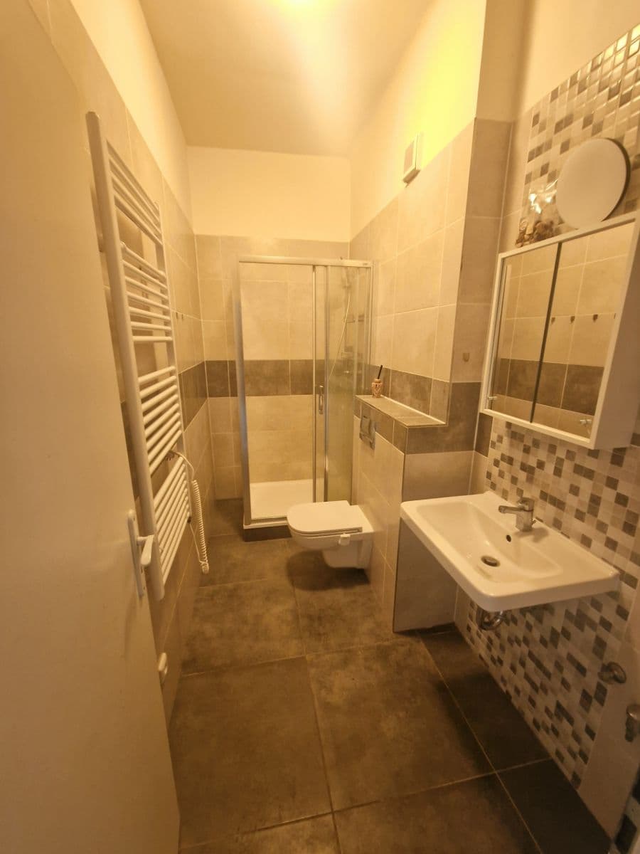 Prenájom bytu 1-izbový 34 m², Kokořínská, Praha, Praha Prenájom bytu 1-izbový 34 m², Kokořínská, Praha, Praha