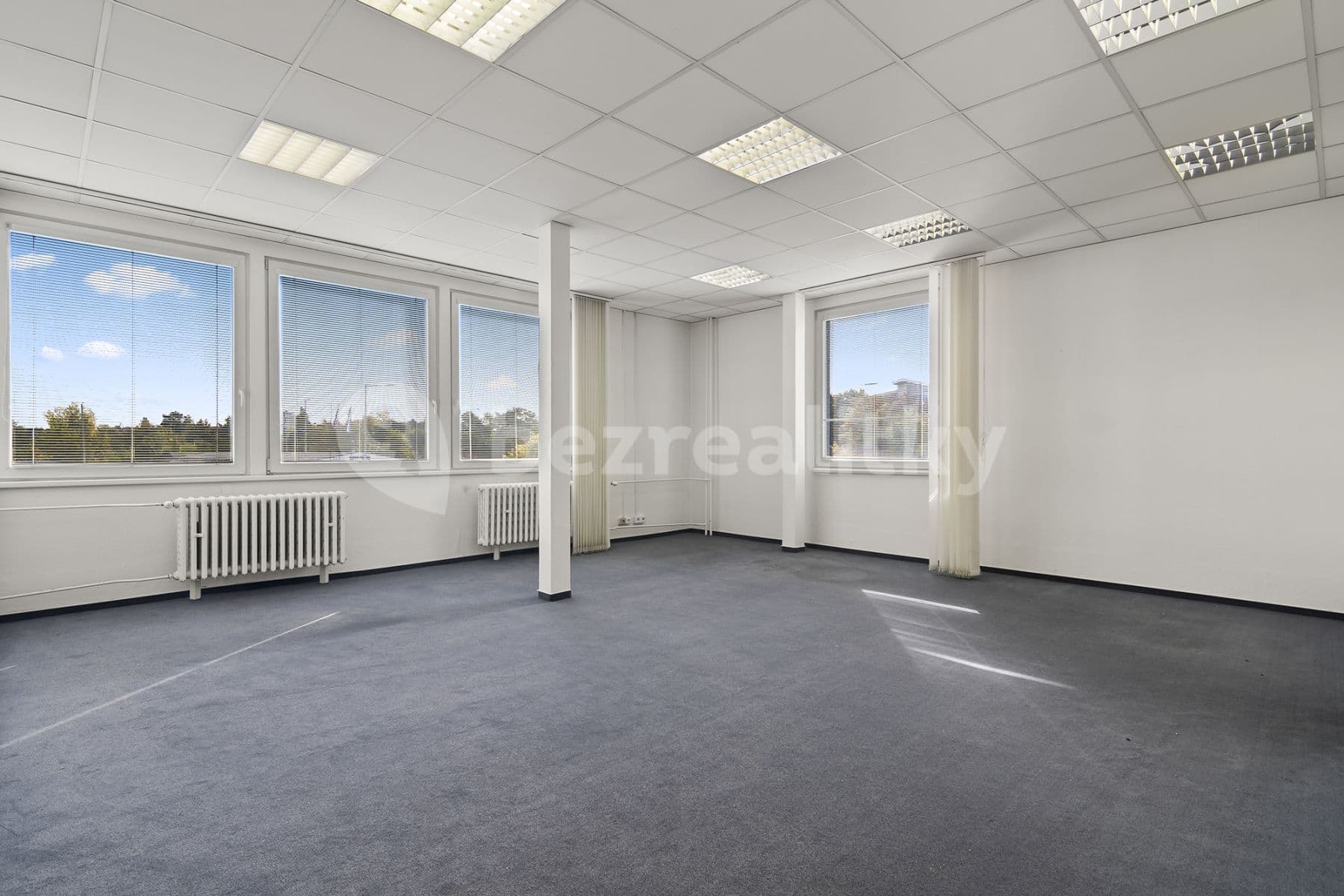 Prenájom kancelárie 2.000 m², Švehlova, Praha, Praha