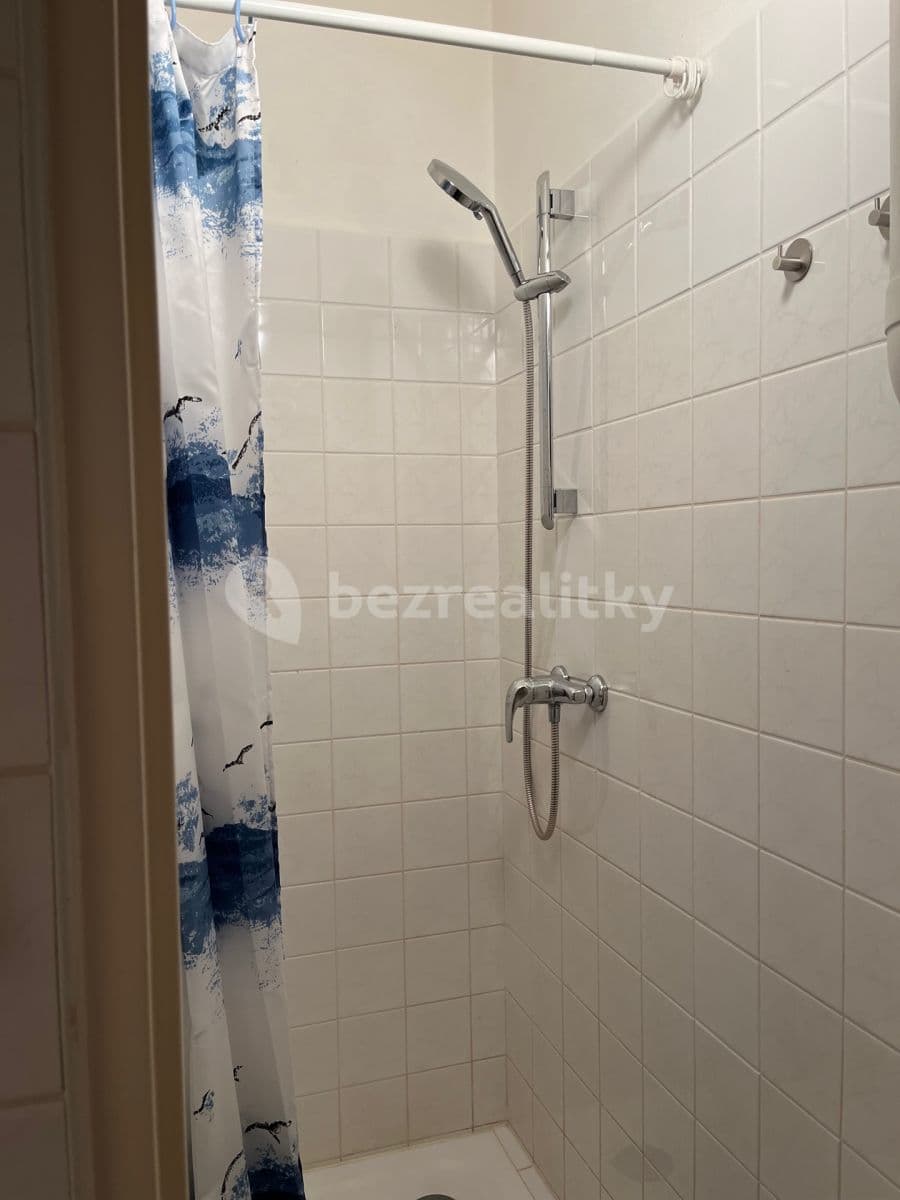 Prenájom bytu 80 m², Cetyňská, Praha, Praha Prenájom bytu 80 m², Cetyňská, Praha, Praha